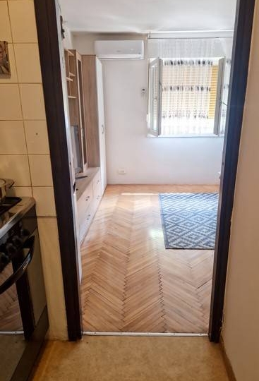 Donja Drenova, garsonijera