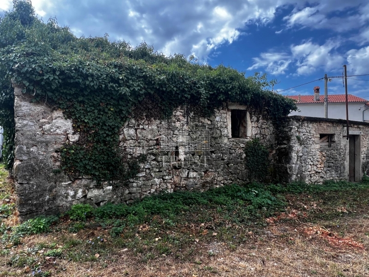 Labin, Nedešćina - kamene kuće za adaptaciju