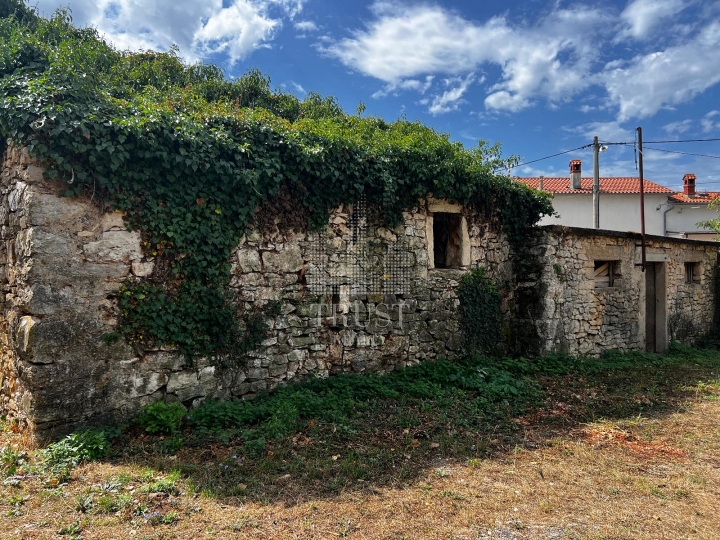 Labin, Nedešćina - kamene kuće za adaptaciju