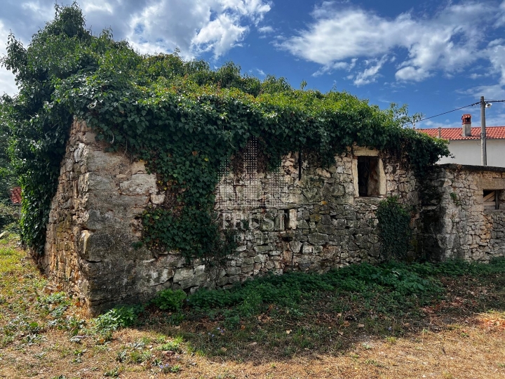 Labin, Nedešćina - kamene kuće za adaptaciju