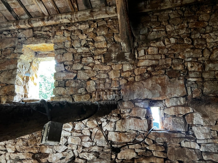 Labin, Nedešćina - kamene kuće za adaptaciju