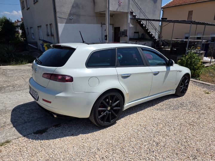 Alfa Romeo 159 SW Ti, 2.0 JTDm, 125kW