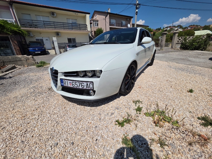 Alfa Romeo 159 SW Ti, 2.0 JTDm, 125kW