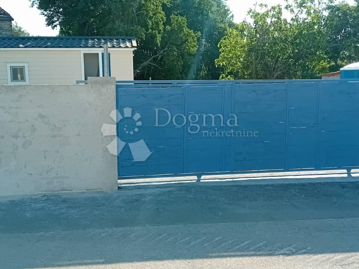Građevinsko s građevinskom dozvolom, okolica Svetvinčenat