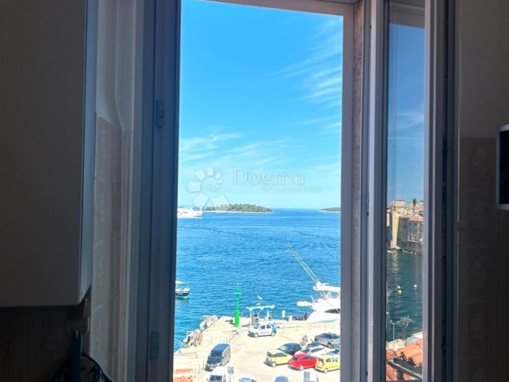 Rovinj – ekskluzivno! Prekrasan stan s pogledom na more