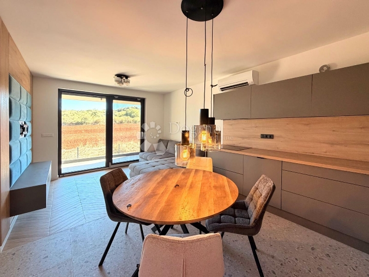 Moderan stan 62,50 m² u novogradnji – 200 m od mora