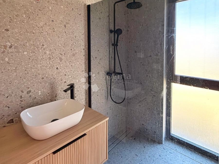 Moderan stan 62,50 m² u novogradnji – 200 m od mora