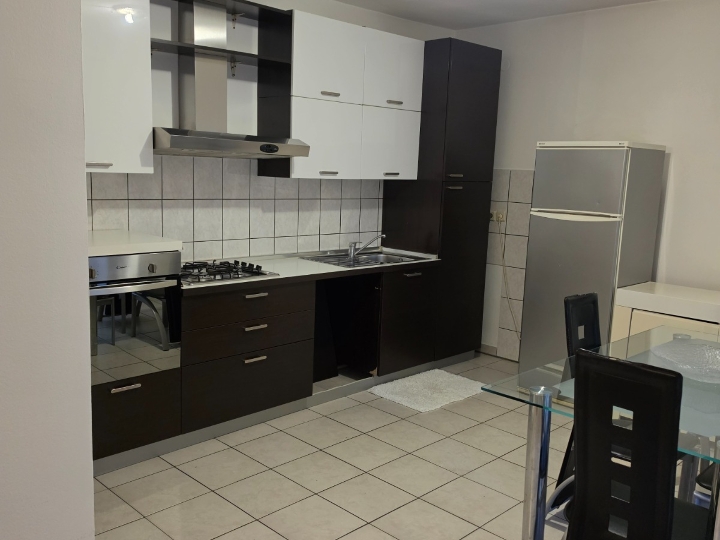 Rijeka Grbci, iznajmljuje se stan 80 m2, 3S+DB