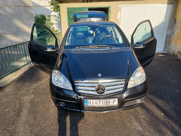 Mercedes Automatic A 180 odličan garažiran, 2. vl.