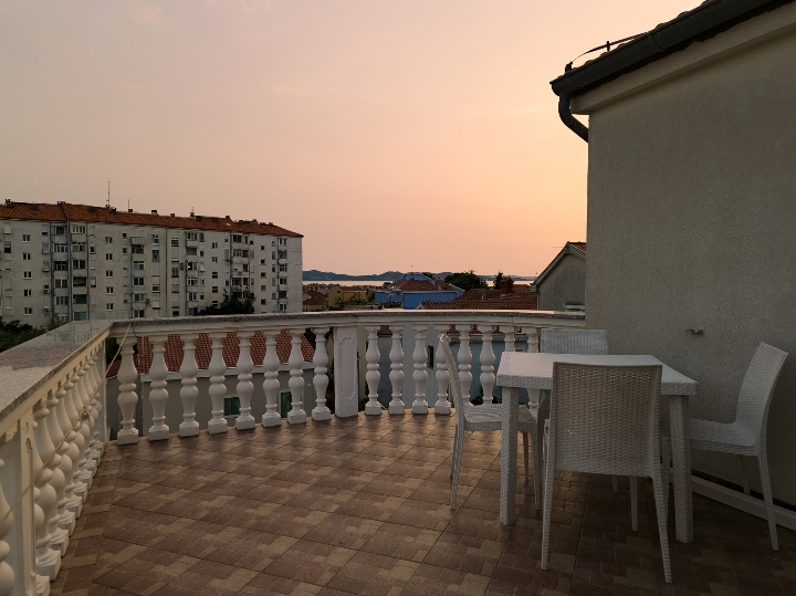 Zadar, novonamješten dvoetažni, trosoban stan 82 m²