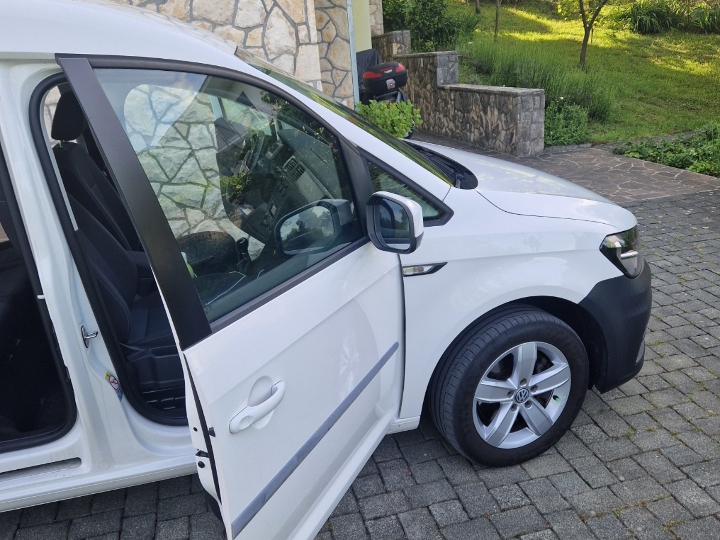 VW Caddy Kombi Van  2.0 TDI 150 KS – | Servisna | 100% odbtiak