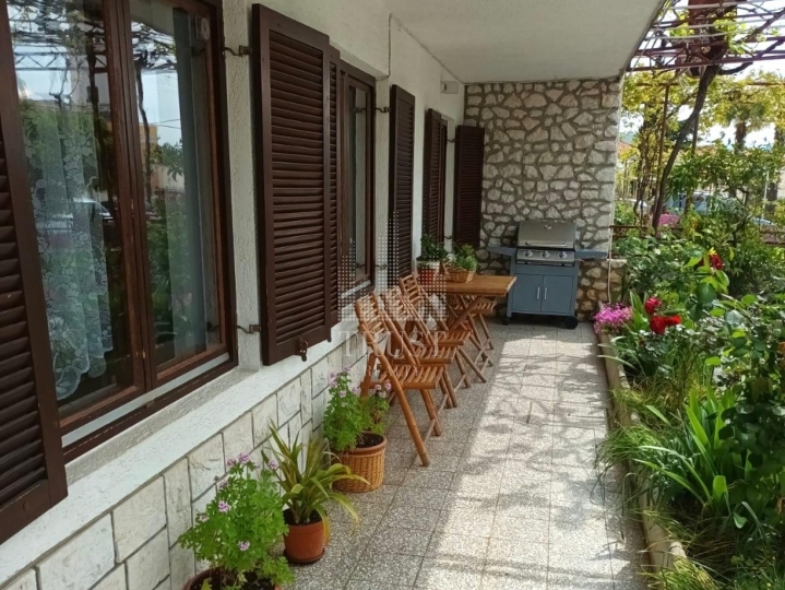Crikvenica – trosobni stan u Centru s dva parkirna mjesta
