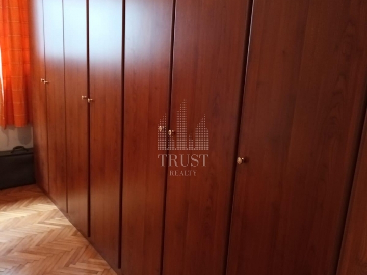 Crikvenica – trosobni stan u centru s parkingom