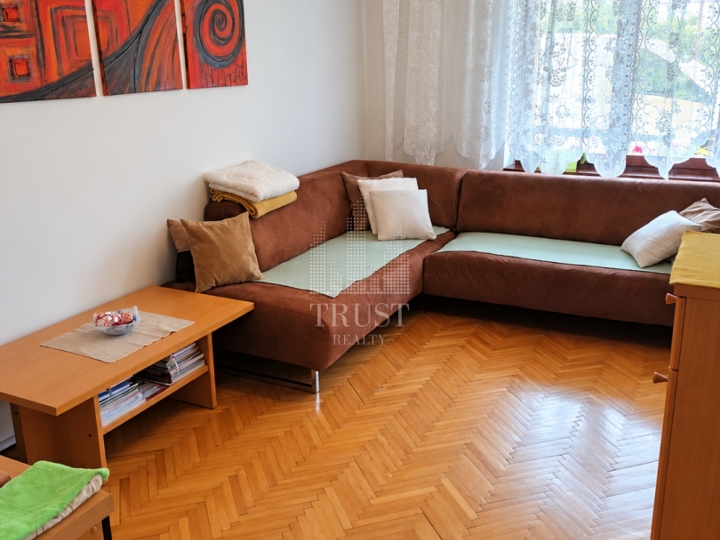 Crikvenica – trosobni stan u centru s parkingom