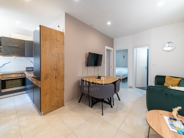 Opatija, Centar - 2 apartmana za prodaju