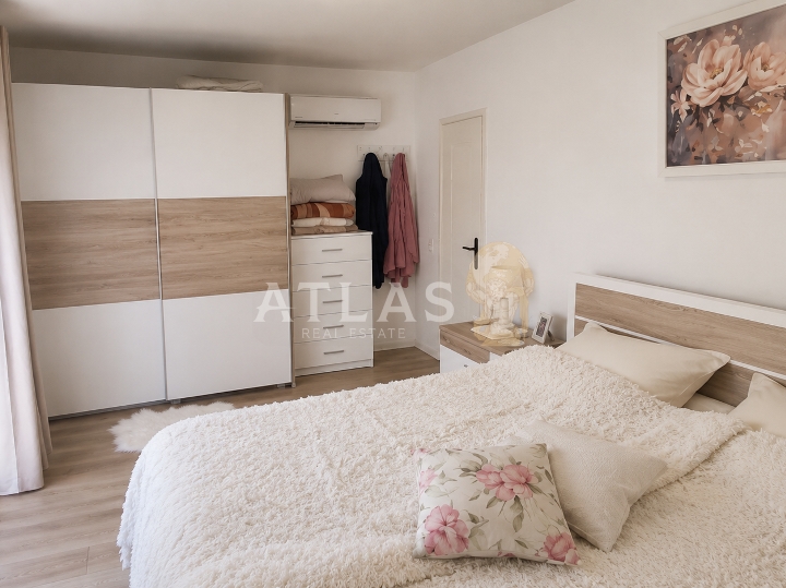 Novi Vinodolski, kuća, pogled na more, garaža, vrt, apartman