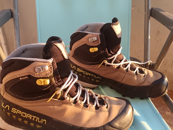 La Soprtiva gojzerice 40.5