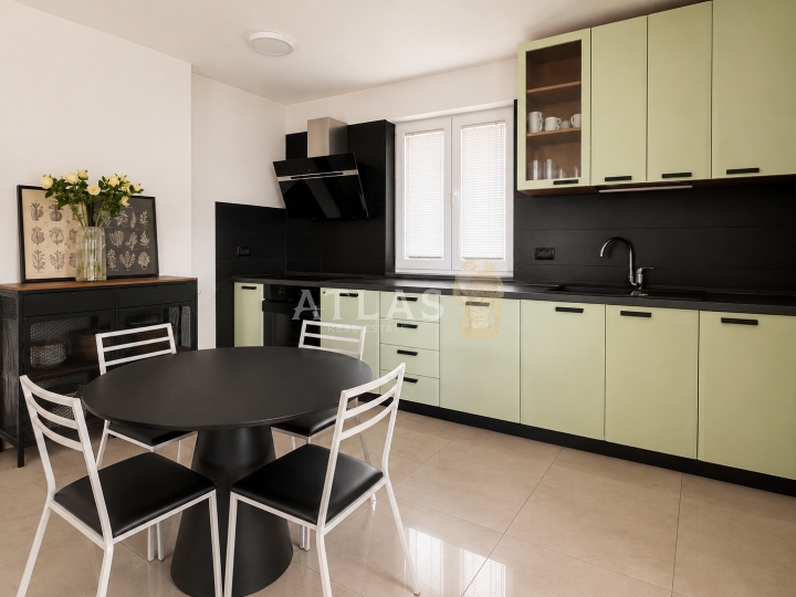 Kastav – prostran stan za najam, 2S+DB, 85 m², pogled na more