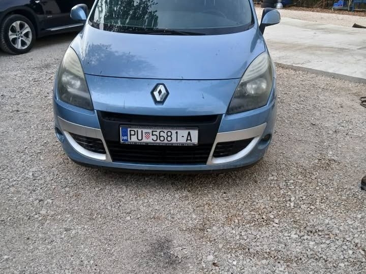 Renault Scenic 1.5 DCi