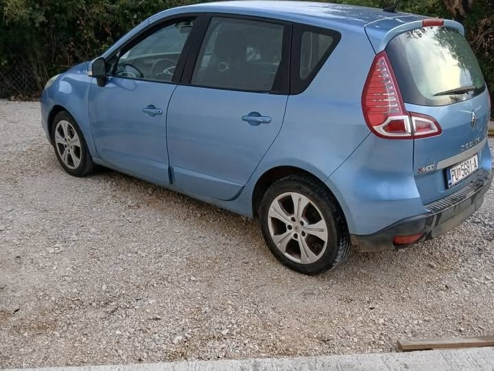 Renault Scenic 1.5 DCi