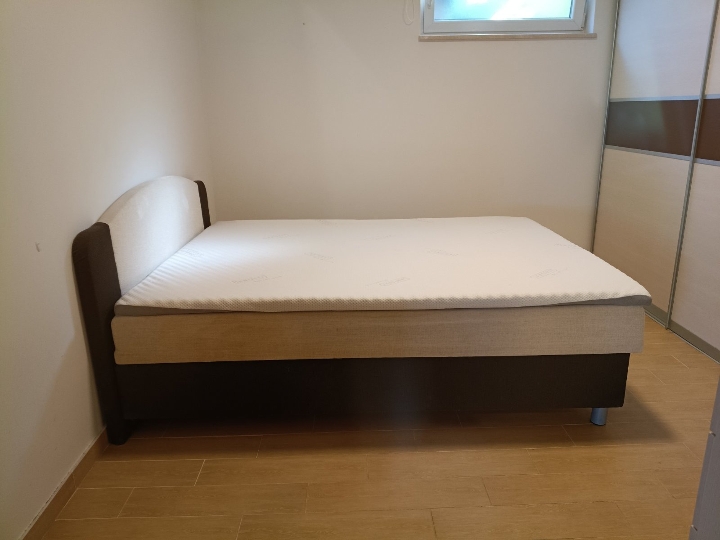 Krevet 160x200 cm + nadmadrac