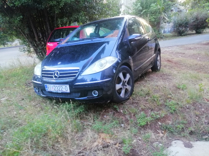 Mercedes 2004, karamboliran, za dijelove, komplet