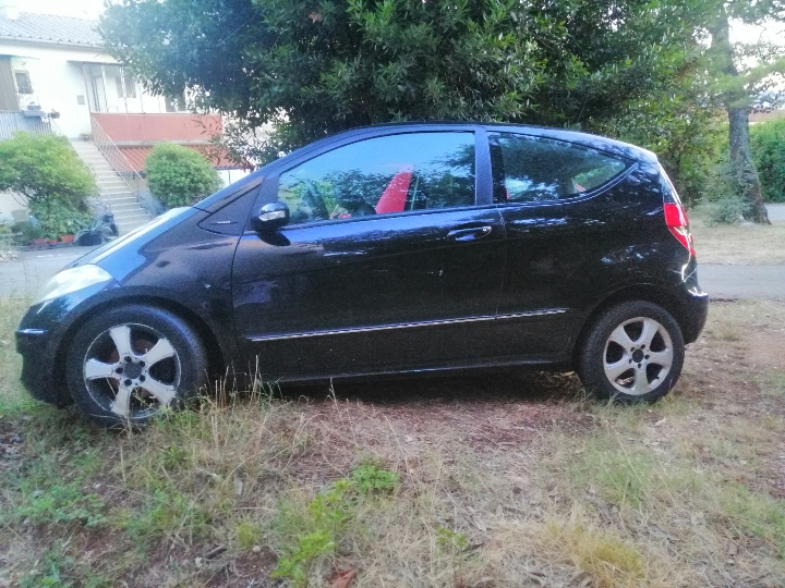 Mercedes 2004, karamboliran, za dijelove, komplet