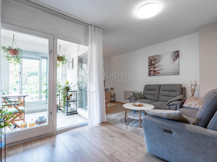 Škurinje - 65m2, prvi kat, balkon, 2S+DB