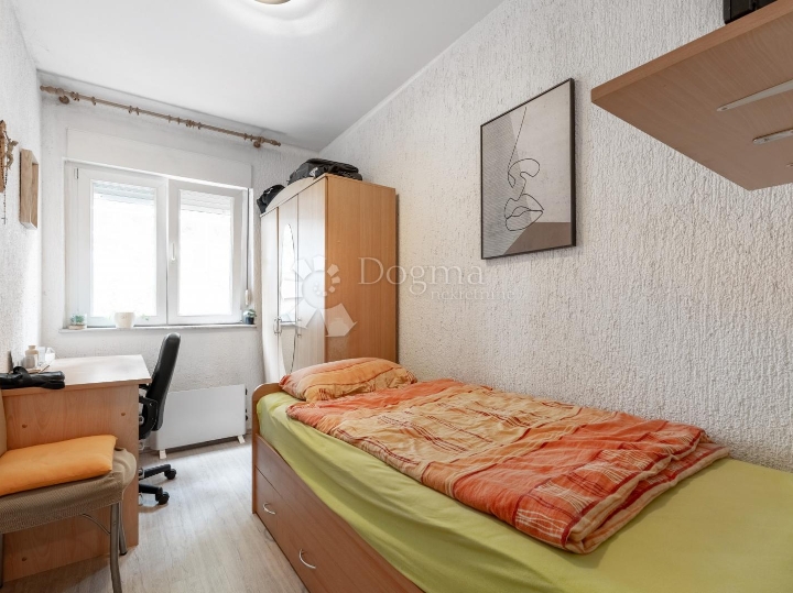 Škurinje - 65m2, prvi kat, balkon, 2S+DB