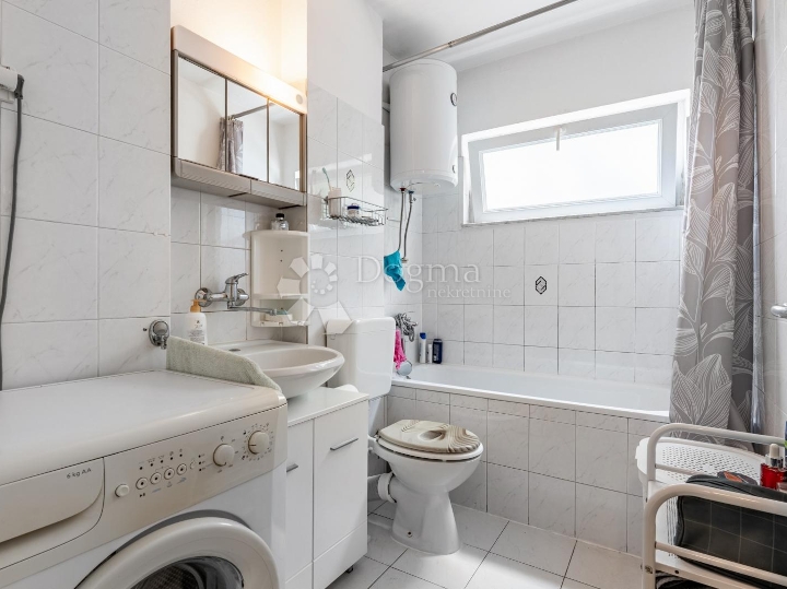 Škurinje - 65m2, prvi kat, balkon, 2S+DB