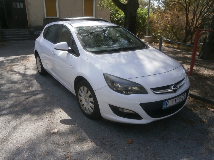 Opel Astra 1.4 Turbo (2014) – 140 KS – Tvornički LPG – reg. do 09/27
