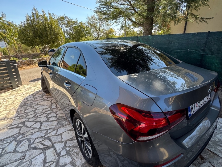 Mercedes A180D, 2020. god.