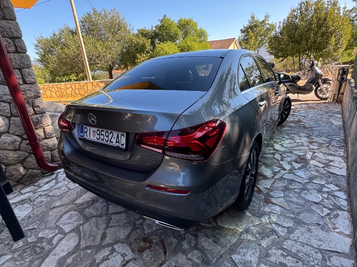 Mercedes A180D, 2020. god.