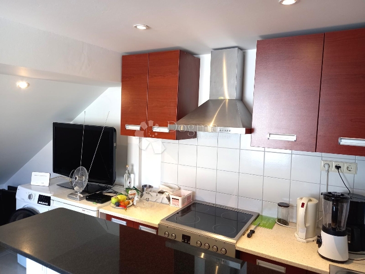 Jadranovo, apartman na desetak minuta hoda od plaže