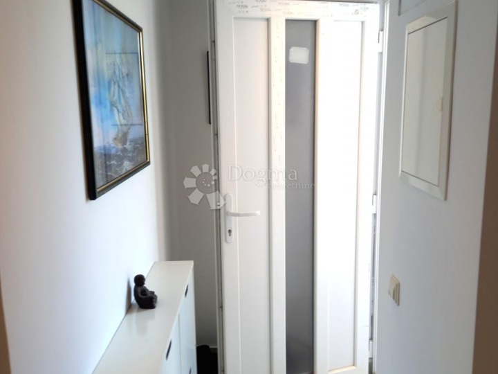 Jadranovo, apartman na desetak minuta hoda od plaže