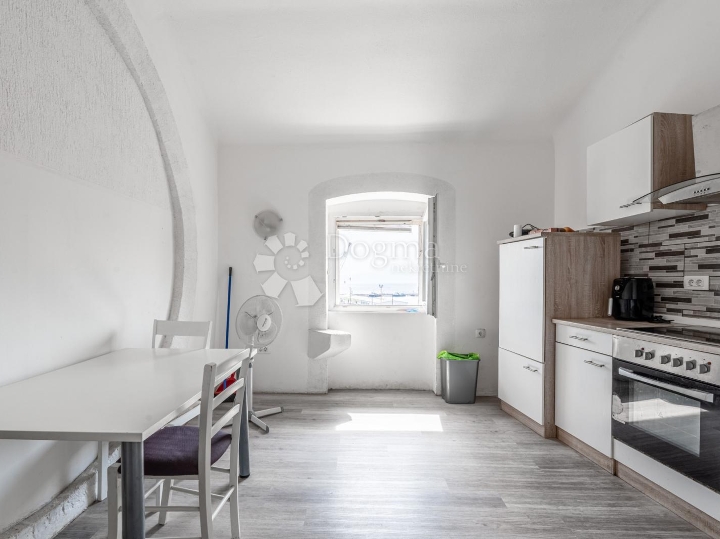 Brajda, 100m2, 5 uređenih soba, 2 kupaonice, odlična investicija