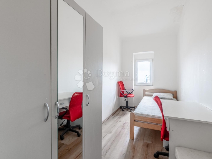 Brajda, 100m2, 5 uređenih soba, 2 kupaonice, odlična investicija