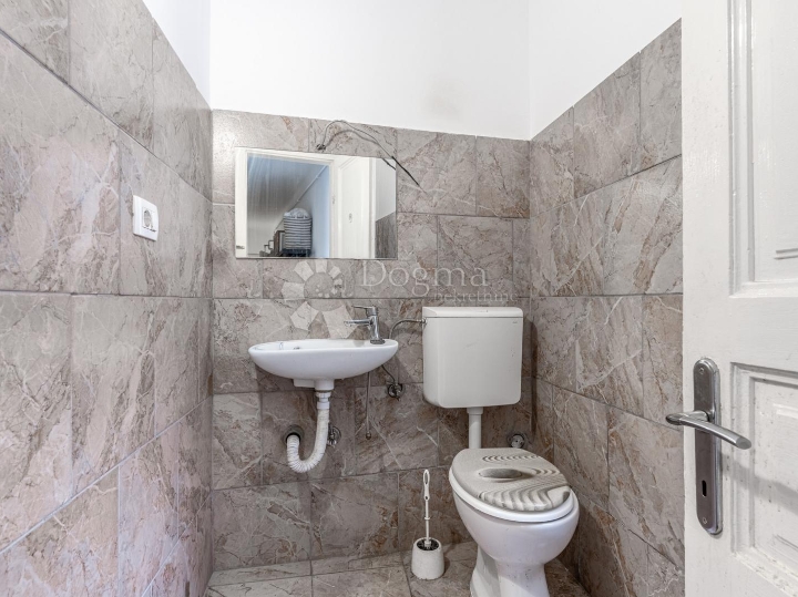 Brajda, 100m2, 5 uređenih soba, 2 kupaonice, odlična investicija