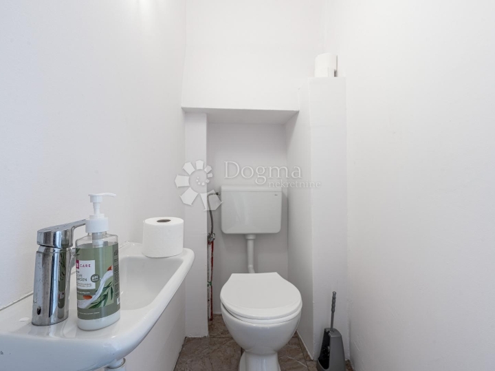Brajda, 100m2, 5 uređenih soba, 2 kupaonice, odlična investicija