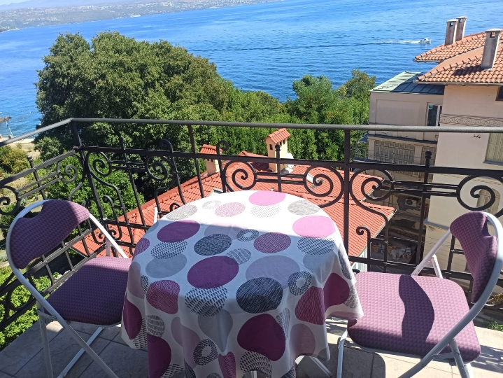 Lovran-centar, prostran stan uz more s pogledom na Kvarnerski zaljev