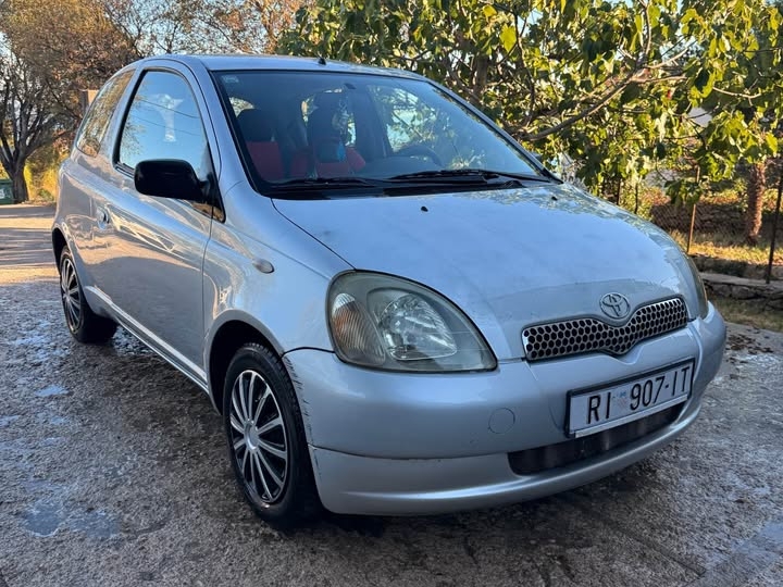 Toyota Yaris 1.0 benzin
