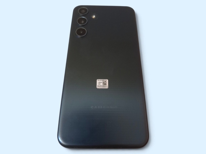 Mobitel Samsung M35 + gratis memorijska kartica