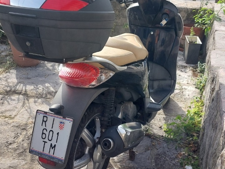 Aprilia Scarabeo 200 prodajem