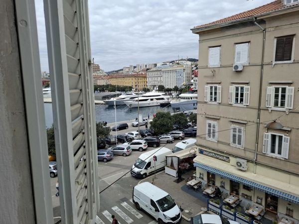 Soba: Rijeka, potpuno namještena, Riva, 8 m2 | Slobodno od 1.10.2026.
