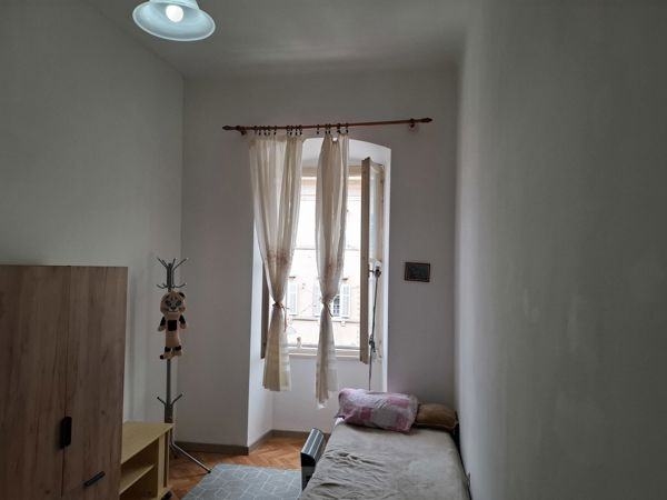Soba: Rijeka, potpuno namještena, Riva, 8 m2 | Slobodno od 1.10.2026.