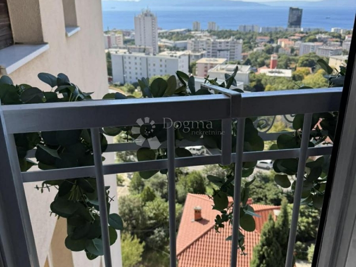 Sunčani stan za najam na Gornjoj Vežici - 2S+DB