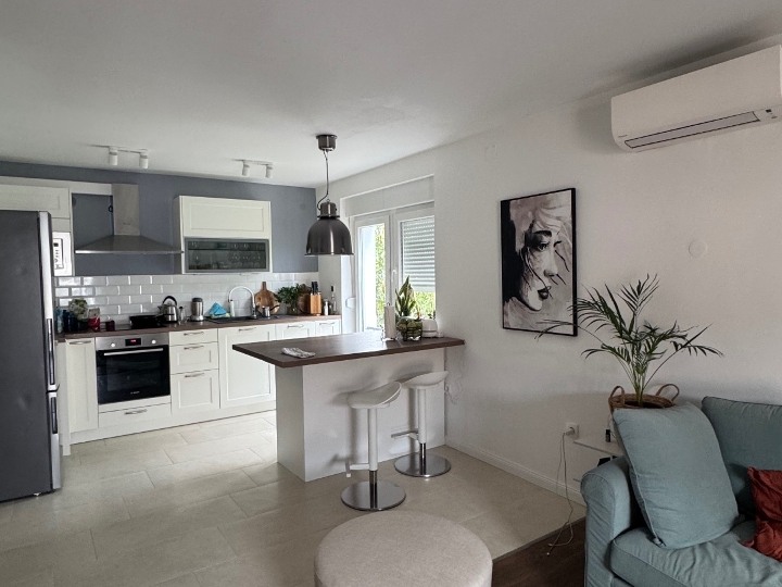 Lovran – uređen 2S+DB, 68 m² + garaža 18 m², blizu mora i centra