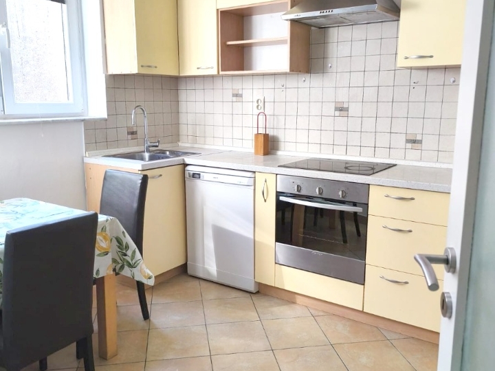Centar, 52 m2, 1S+DB, uređen, 600€