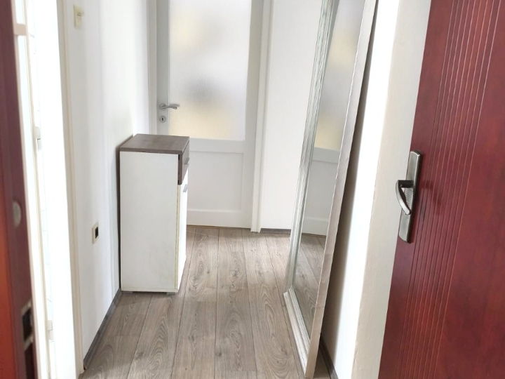 Centar, 52 m2, 1S+DB, uređen, 600€