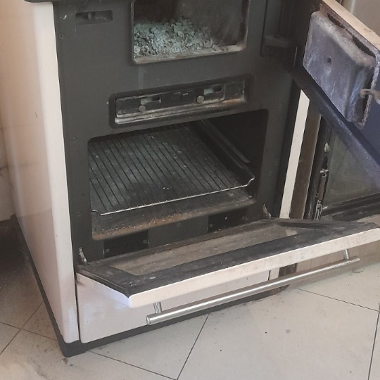 Poklanjam Calorex peć na drva